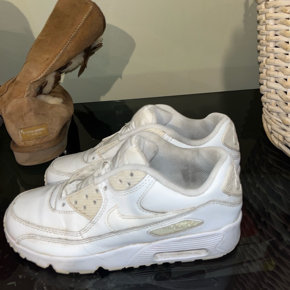White Nike Airmax Kids